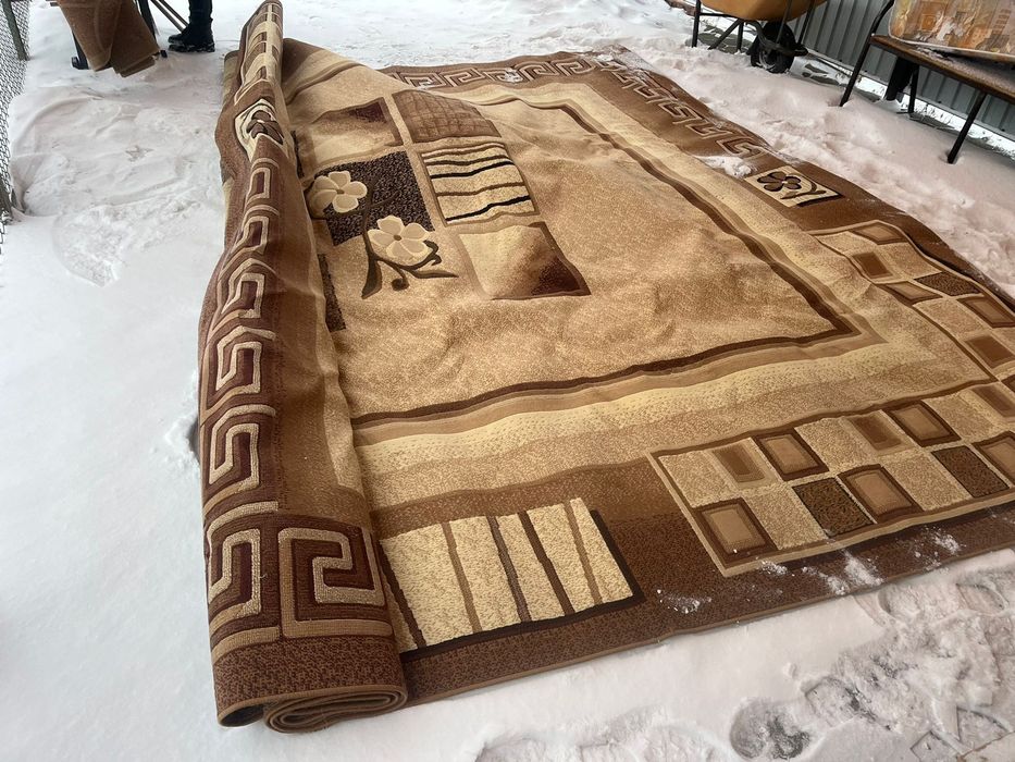 Продам ковры 2 штуки