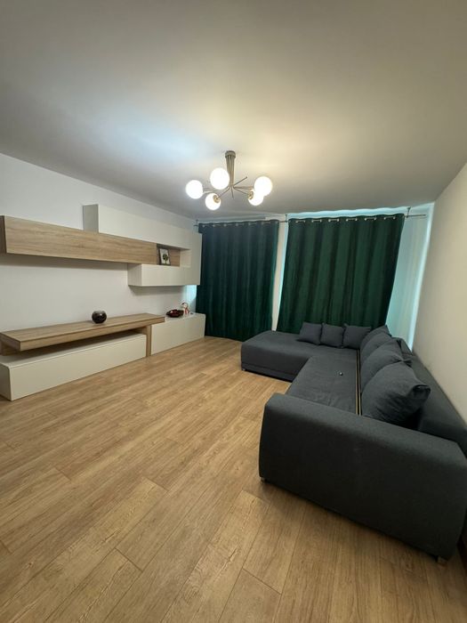 Închiriez apartament 3 camere, 2bai, Centrala termica