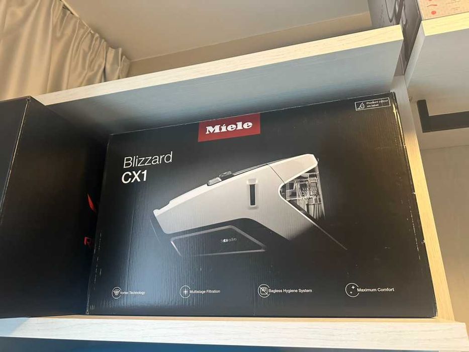 Miele Blizzard CX1 PowerLine SKRF5 – В гаранция до 2027 г., отлично състояние
