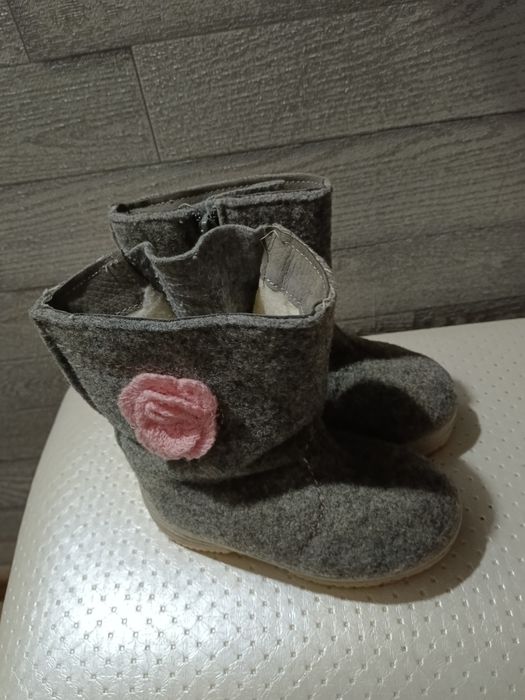 Продам валенки для девочки обувь зимняя