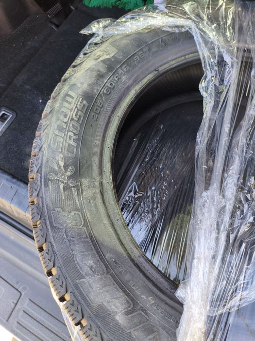 Зимние шипованные