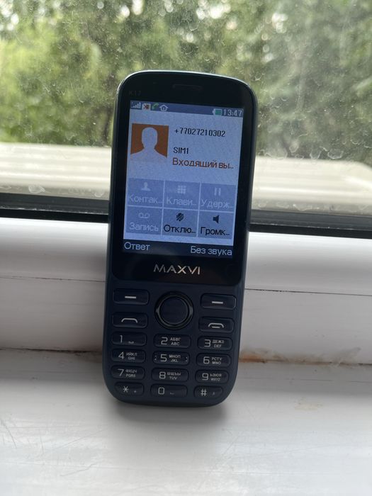Maxvi k17 кнопочный телефон