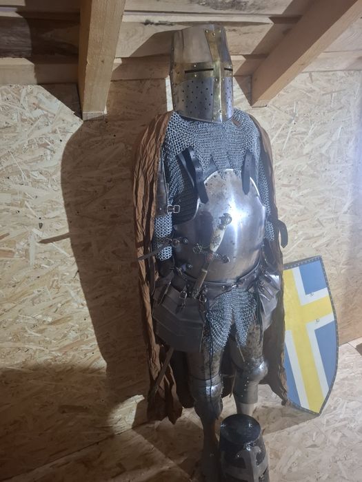 Armura medievala completa