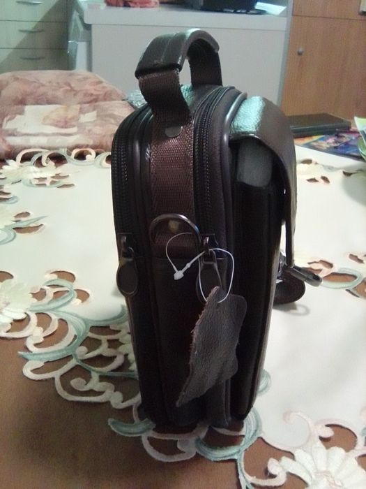 Продавам чисто нова мъжка чанта естествена кожа 65 лв.