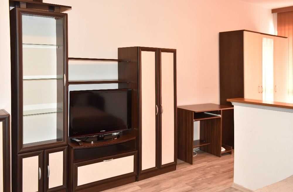 Дава се под наем Едностаен апартамент в Пловдив, Младежки Хълм - 60 кв.м за 275 € - Снимка #1