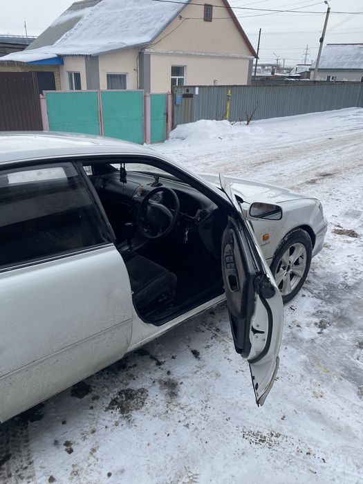 Тайота виндом на уверенном ходу