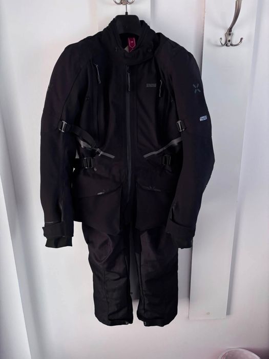 Vând costum moto dama de textil in stare perfectă