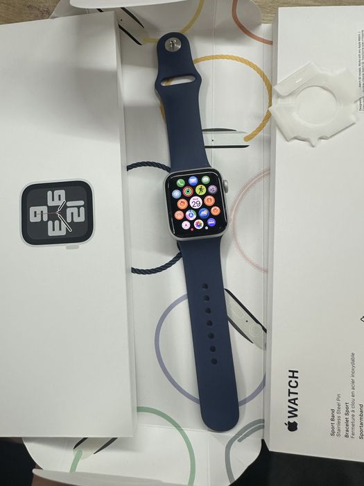 В гаранция: Apple watch SE (GPS) Gen 2, 40мм