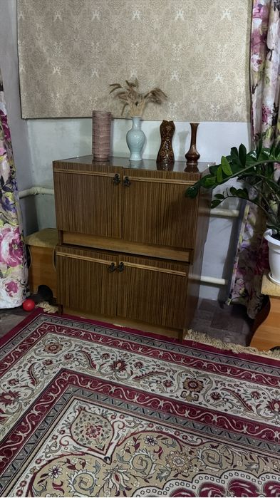 Шкаф и тумбочки.