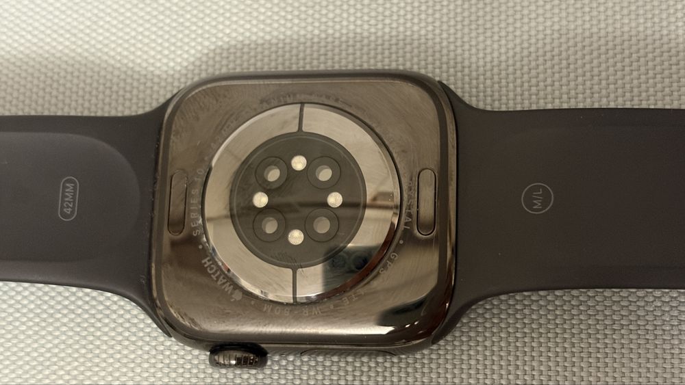 Apple Watch 10  GPS + Cell 42mm Slate Titan Black