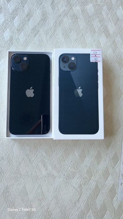 iPhone 13 темно синий