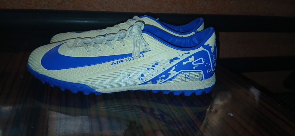 Сороконожка молочный