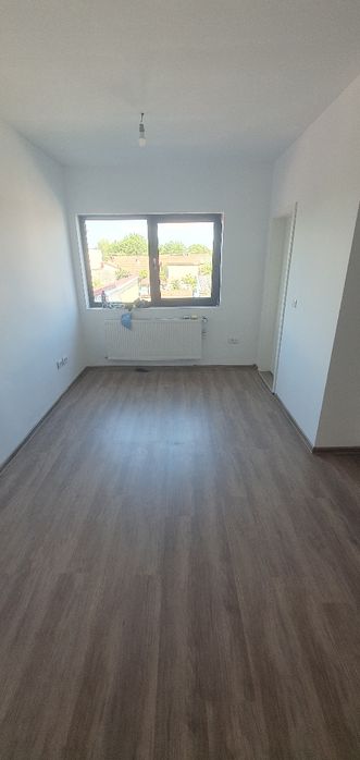 Apartament la curte