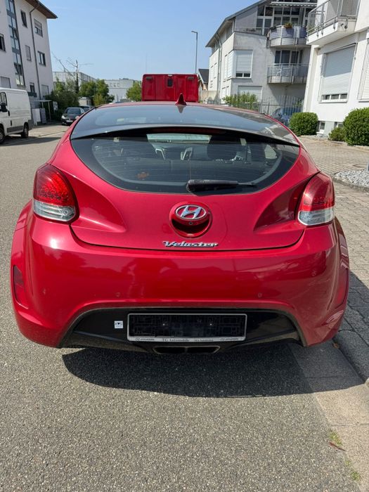 Vând Hyundai Veloster