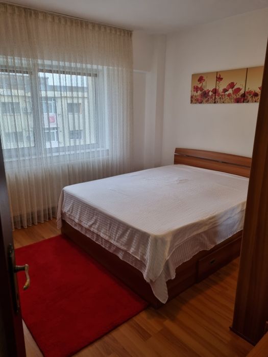 Închiriez apartament cu doua camere