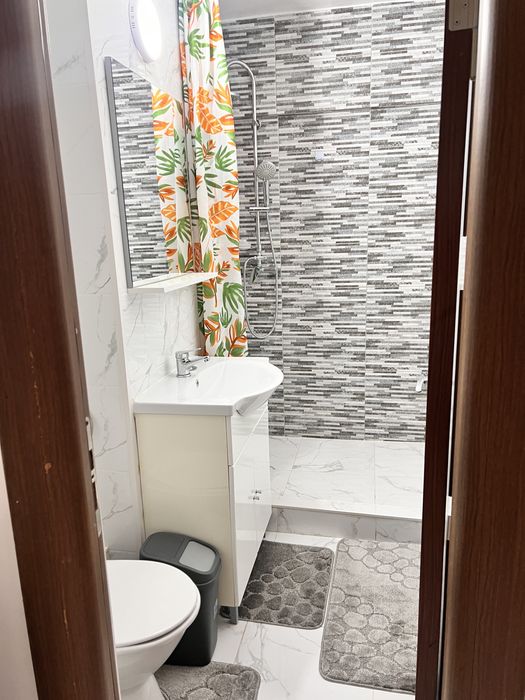 Apartament cu 3 camere de inchiriat