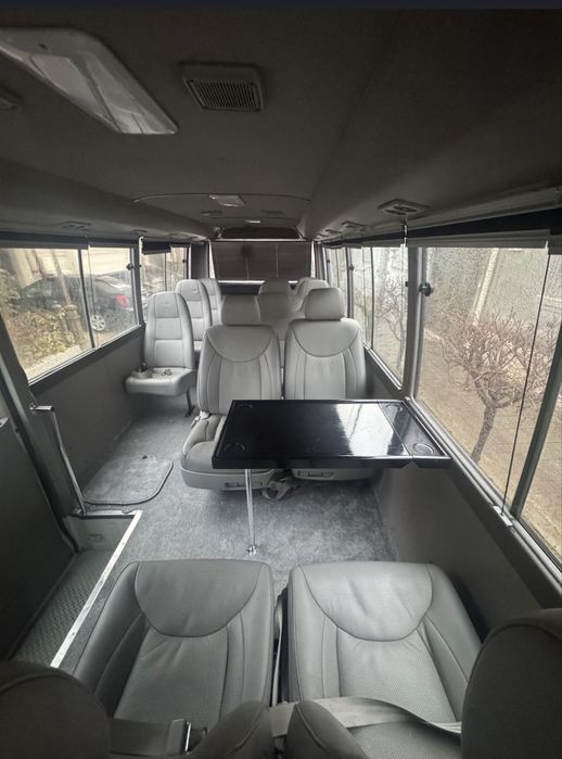 Mikroavtobus Tayota Coaster