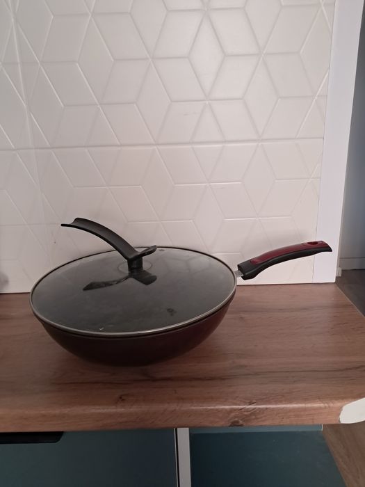 Продам казан, сковородку  б/у