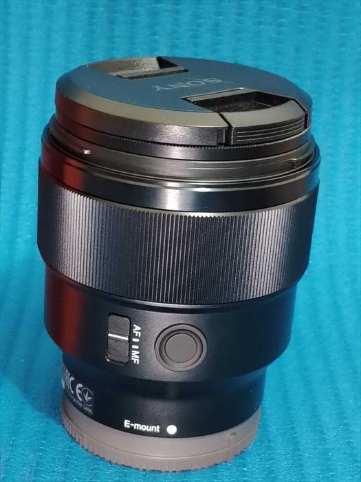 Obiectiv Sony FE 85mm F1.8 si Samyang AF 35mm f/1.8 Sony FE