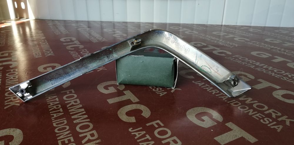 Дясна лайстна за предна броня Mitsubishi Outlander 2016-2019