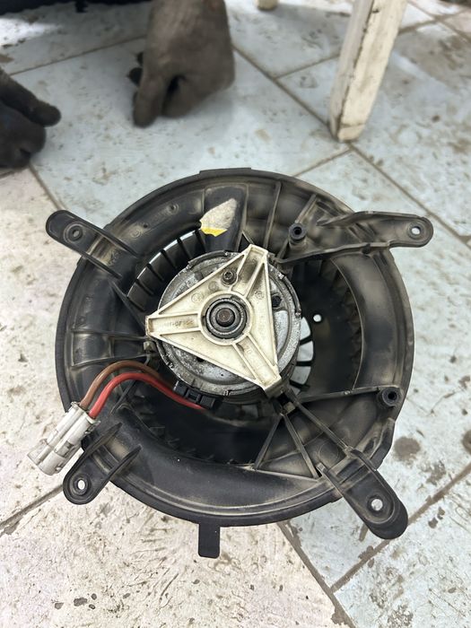 Запчасти на w210