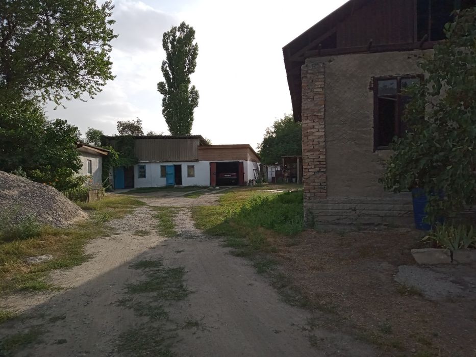 20 соток,два дома.