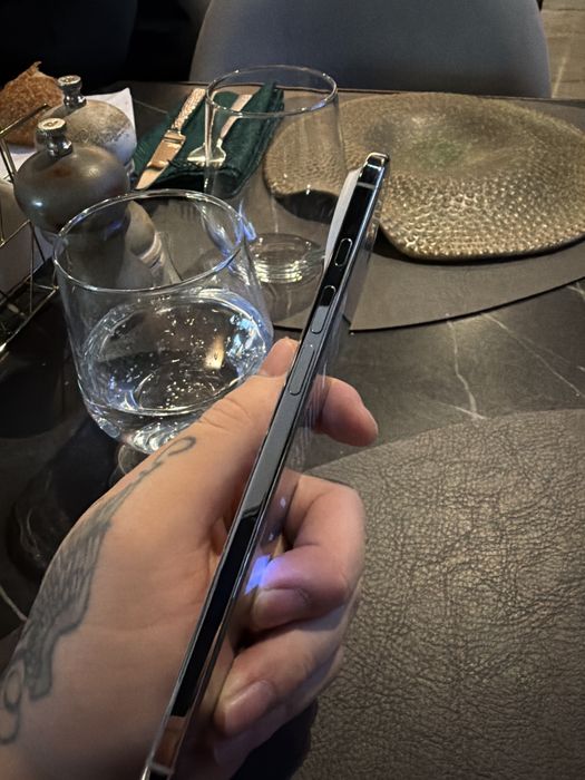 IPhone 17 AIR 256 . Baterie 100% .. Telefon impecabil ..