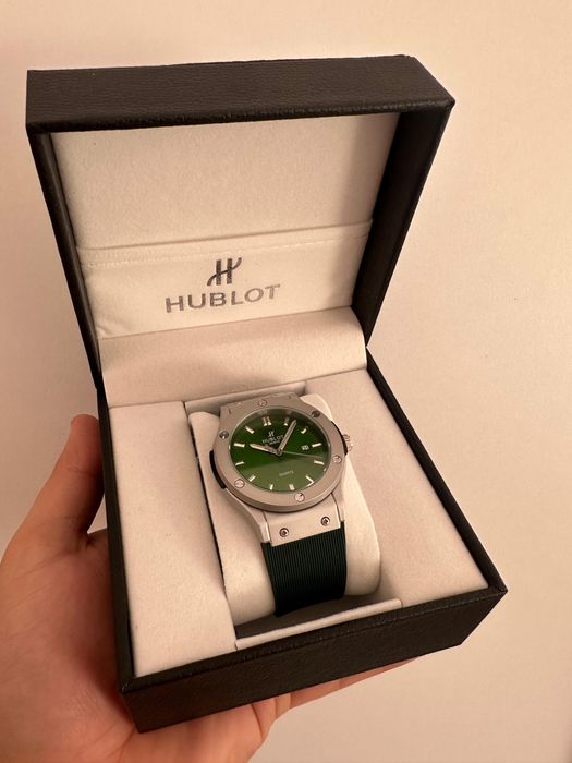 В продаде часы люкс качества