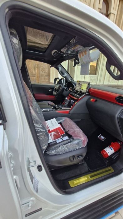 Toyota Land Cruser 300 XVGR Японка 2022йил 3.5турбина матор фулпазится