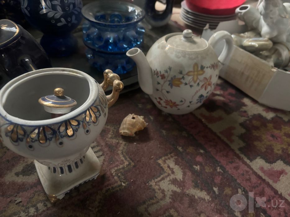 Фарфоровая самовар и чайник