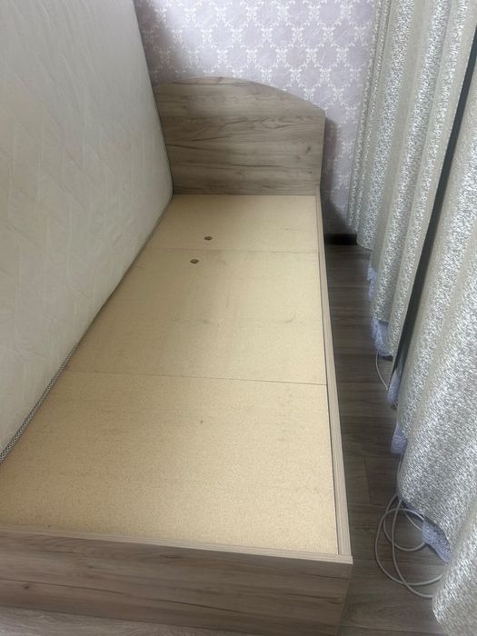 Продам односпальную кровать