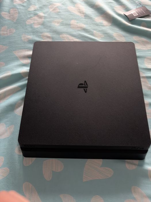 Ps4/Playstation 4 slim 1Tb