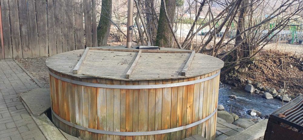 Ciubăr din lemn 8 persoane – diametru 2.5 m