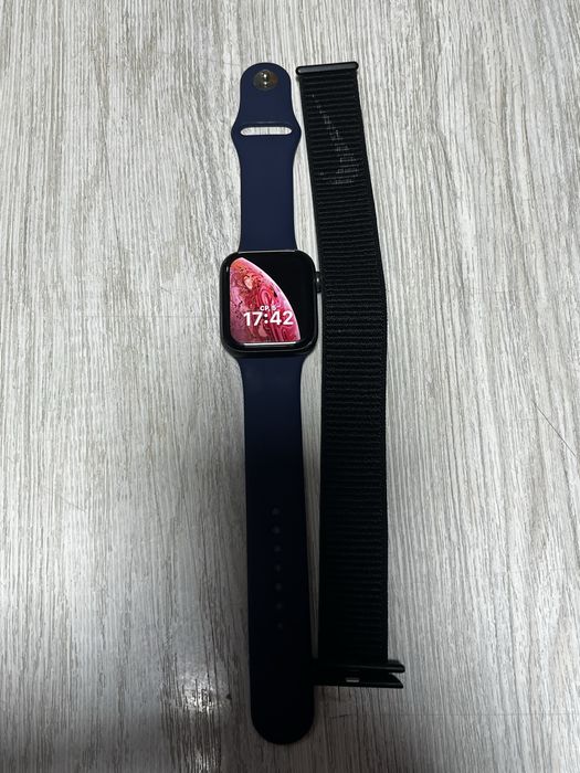 Apple Watch SE 44 мм