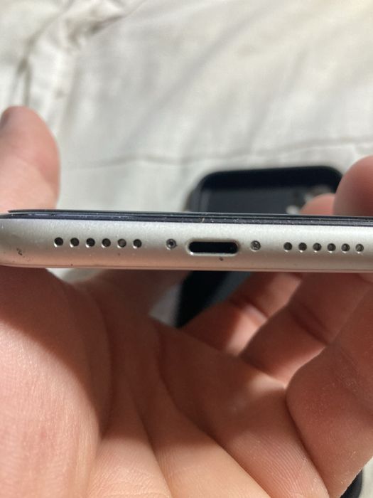 Iphone 11 128g и Iphone Se 64g