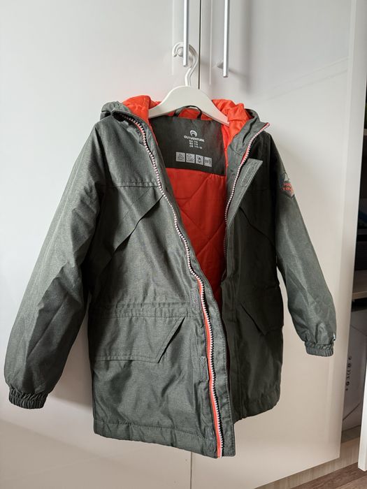 Продам куртку на мальчика