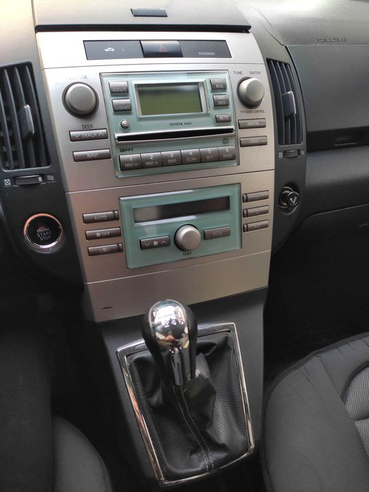 Toyota Corolla verso 2.2D-CAT/D4D 177 к.с.