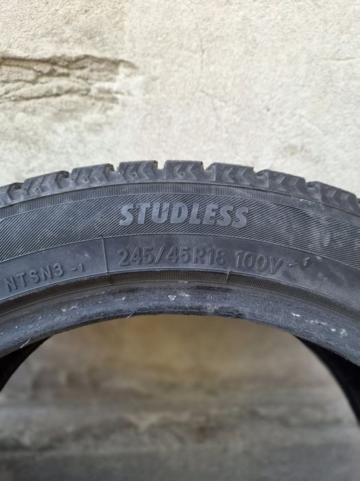 Резина R18. Зимняя Nitto