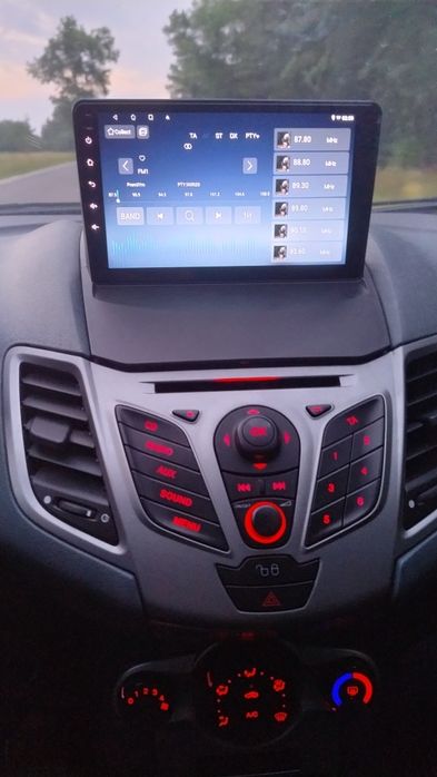 Ford Fiesta мултимедия Android GPS навигация Carplay Android auto