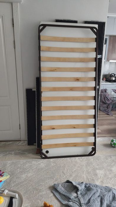 Продам кровать односпальная!