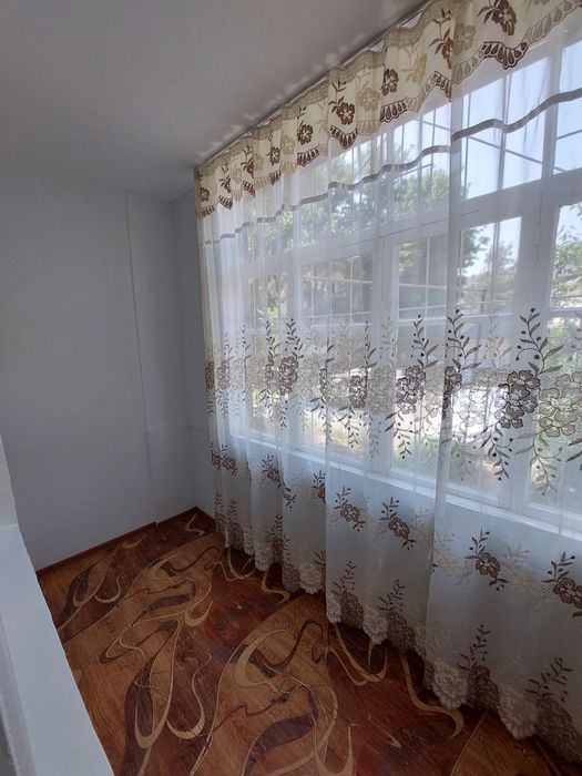 Prodayotsa Chilonzor 12 kv uy soriladi 1/1/4 arentir Farxot bozori