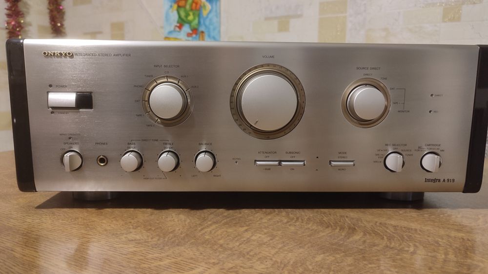 Продам Onkyo Integra A-919