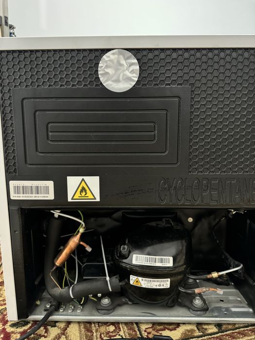 Холодильник Бирюса