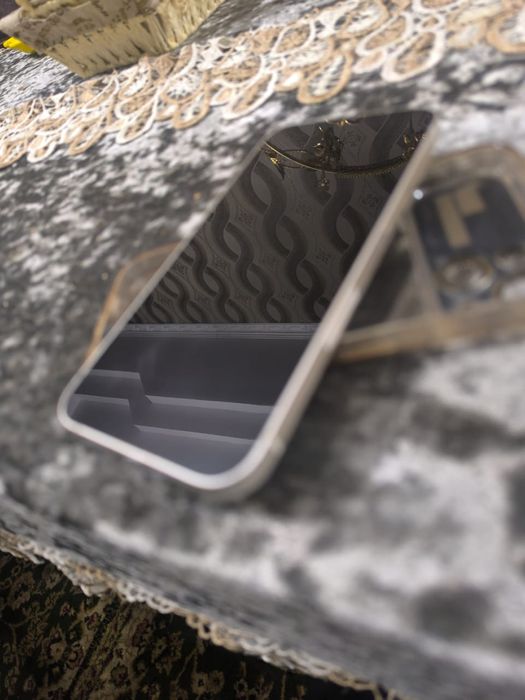 Продам айфон 13 идиал