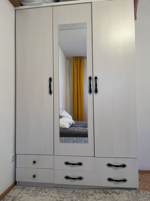 Продам шкаф в отличном состоянии.