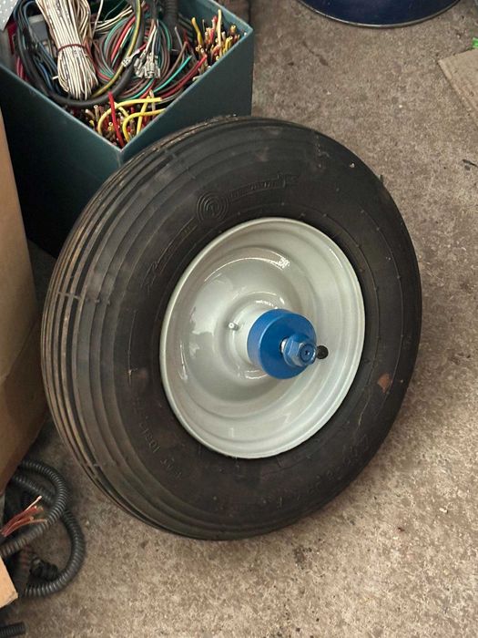 Задна гума с джанта за БЧС