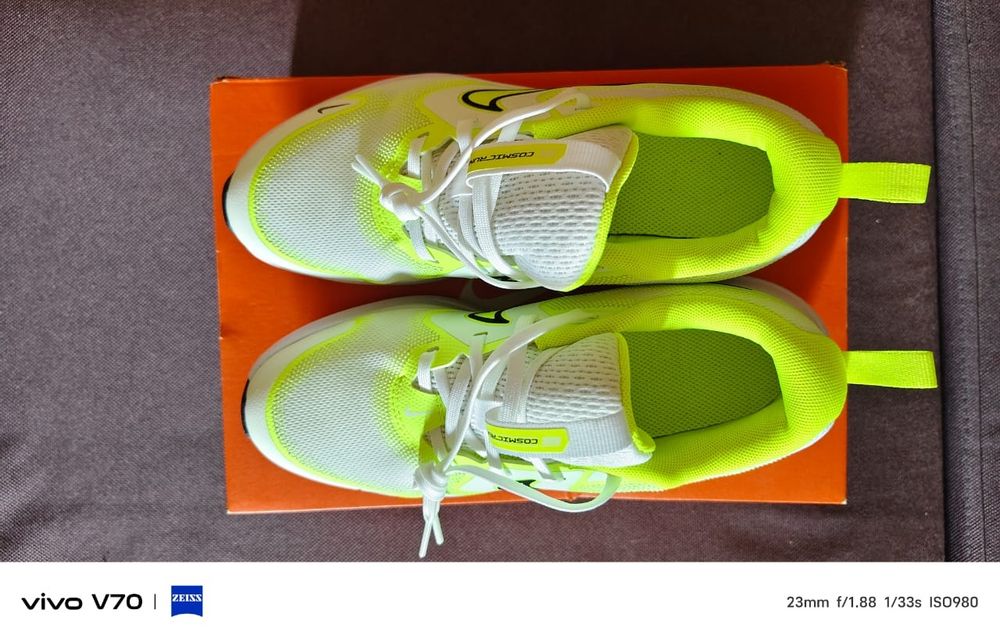 Продам беговые кроссовки Nike оригинал 36р