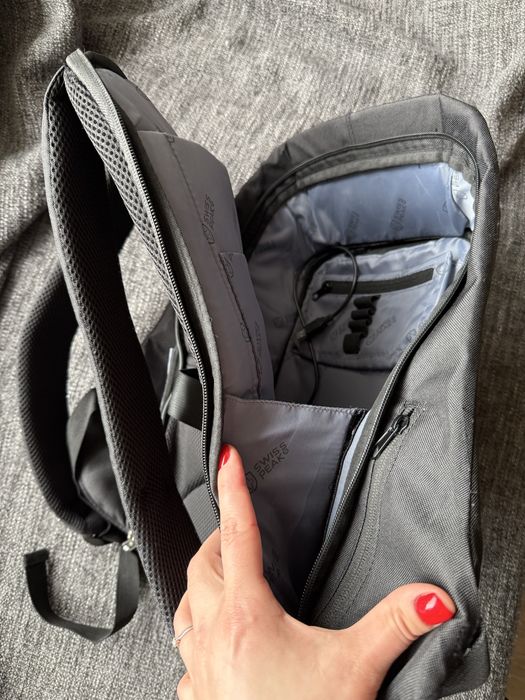 Раница против кражба Swiss Peak