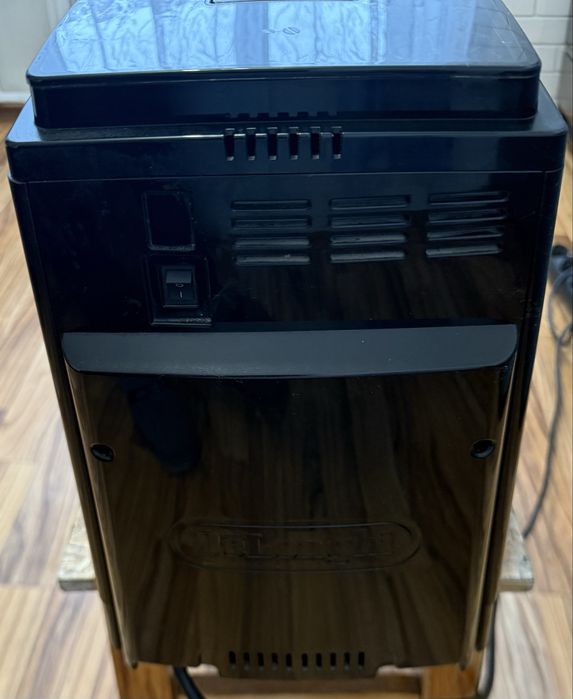 Кофемашина DeLonghi Magnifica s