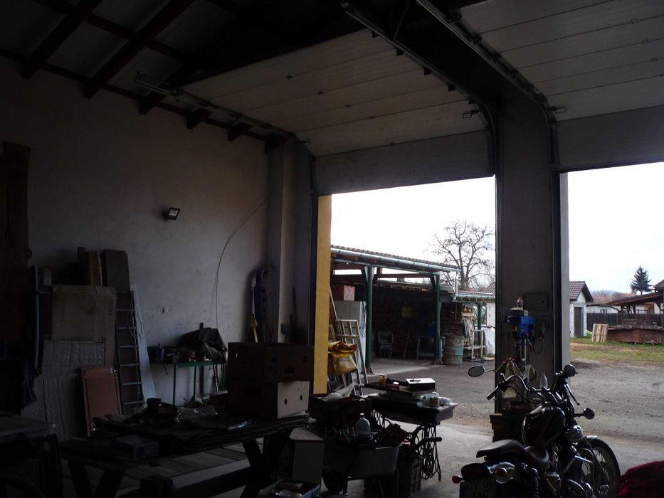 de  inchiriat atelier/depozit 85m2